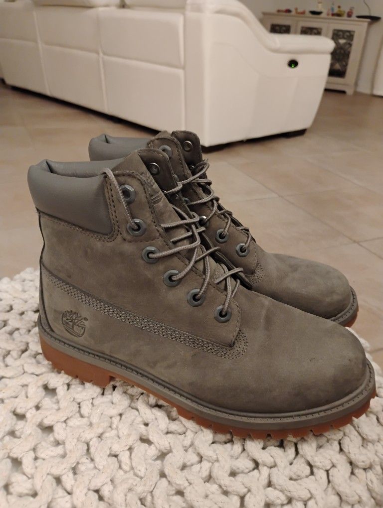 Timberland Boots Like New