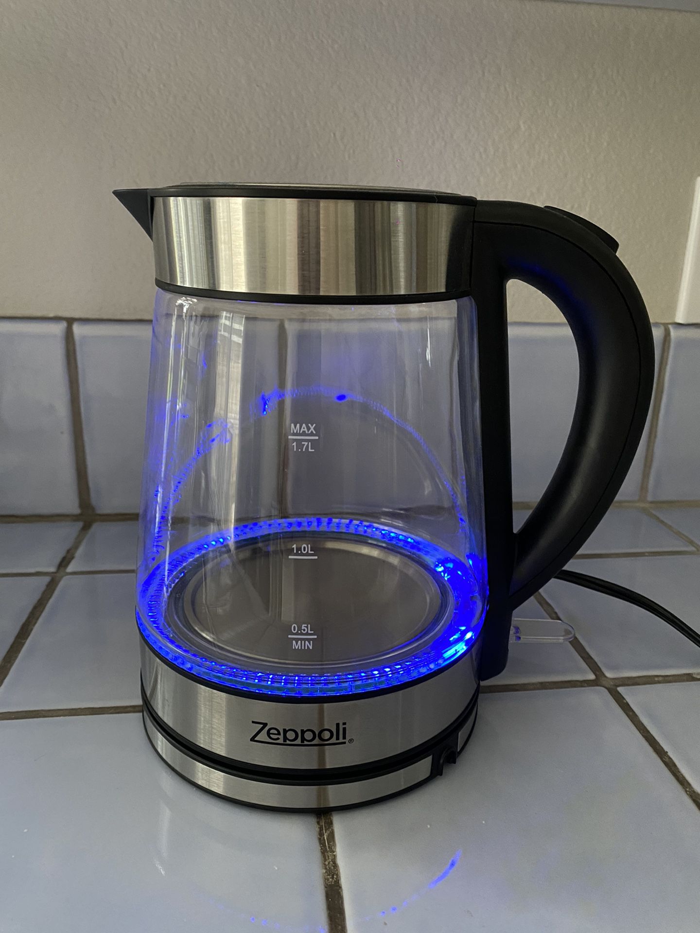 Brand New Electric Kettle, Water Cooker Zeppoli for Sale in Irvine, CA -  OfferUp