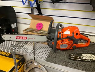 Husqvarna 555 Professional Gas Chainsaw