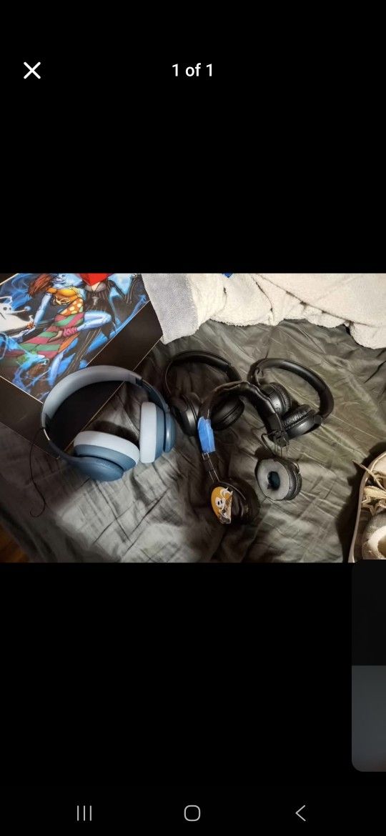 Assorted Headphones 