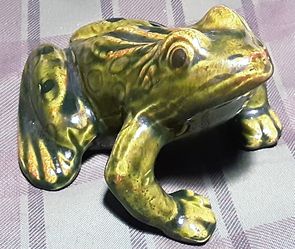 Vintage art pottery toad figurine #169