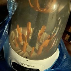 Baby Brezza Baby Bottle Sterilizer and Dryer machine