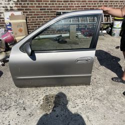 2003 Nissan Máxima Doors 