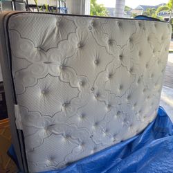 Queen Mattress 
