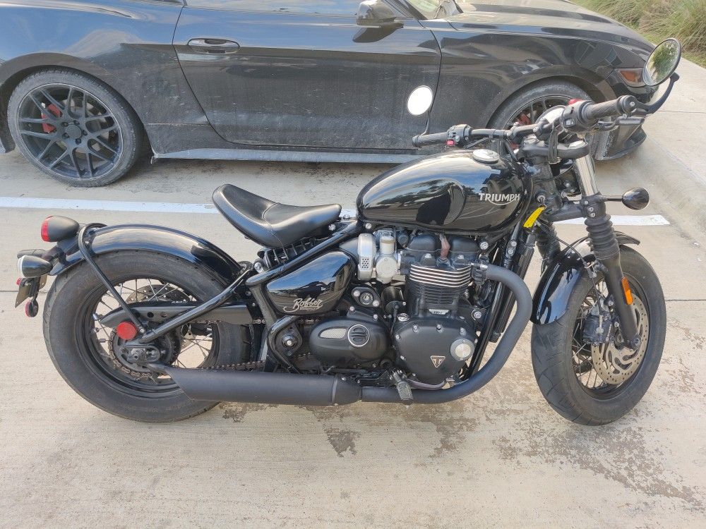 2018 Triumph Bonneville Bobber Black