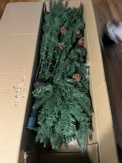 7’ ARTIFICIAL PRE-LIT X-MAS TREE