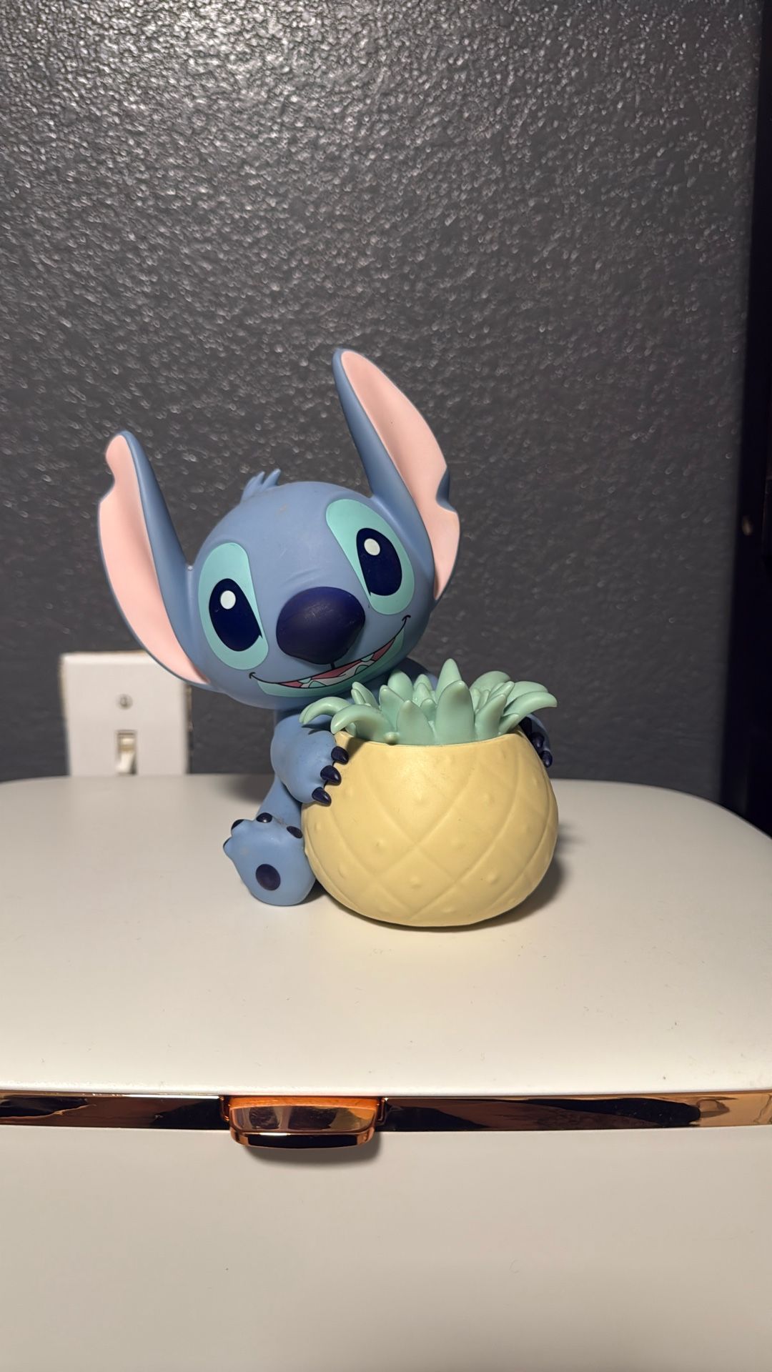 Stitch Makeup Brush Holder