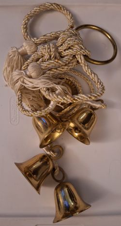 5 Brass Christmas Bells
