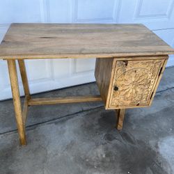 Desk: Cute Small Wooden Desk