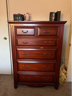 Entire 5 Piece Dresser Set
