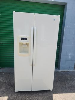 G/E cream side by side refrigerator