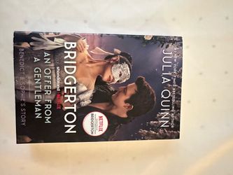 Bridgerton: An Offer From a Gentleman by Julia Quinn – Like New