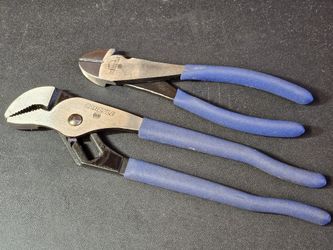 Carlyle Pliers