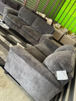 Ashley furniture 2pc couch sofa  set (DELIVERY AVAILABLE)