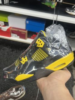 Jordan 4 Yellow Thunder Brand New 