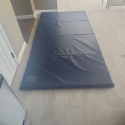 Orbring Folding Tumbling Mat – Good Condition $40 OBO