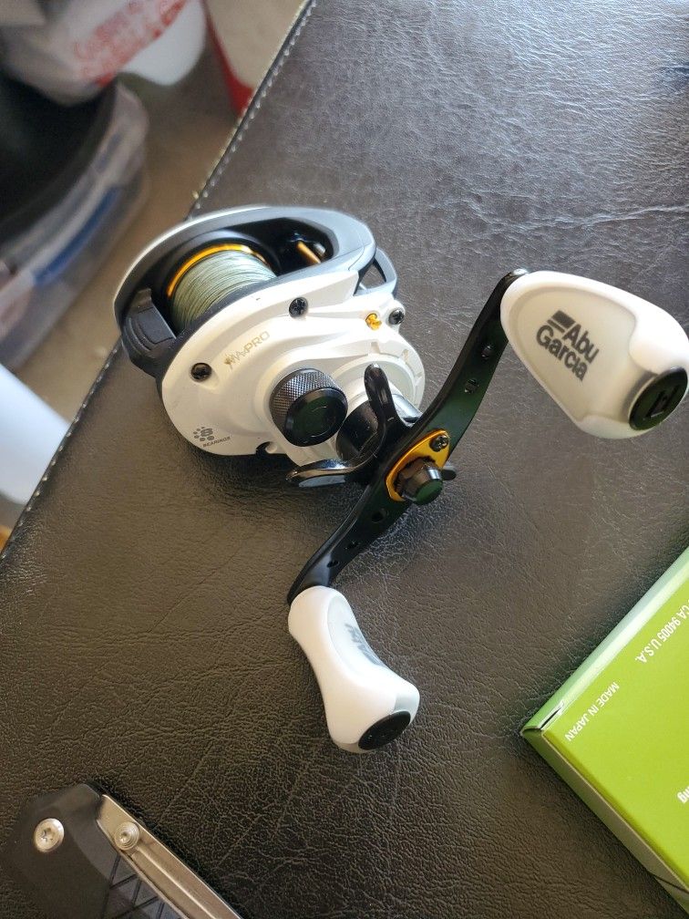 2 Abu Garcia Max Pro