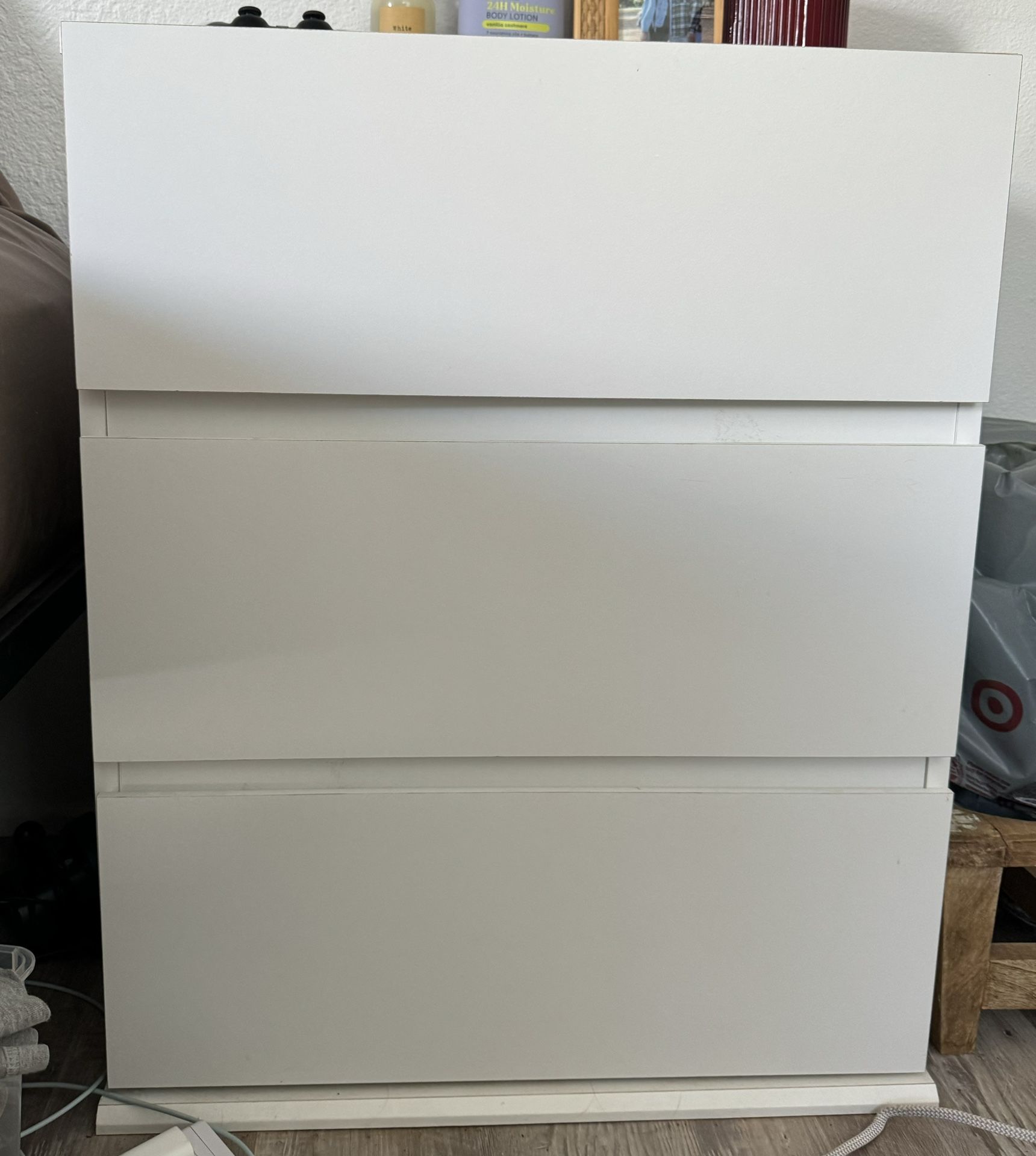 white 3 door dresser 