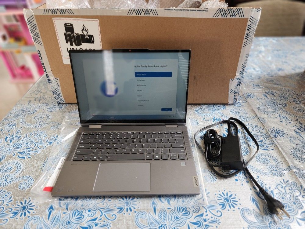 Lenovo Yoga 7 2 IN 1 16GB 1 TB SSD RYZEN 7 8840HS