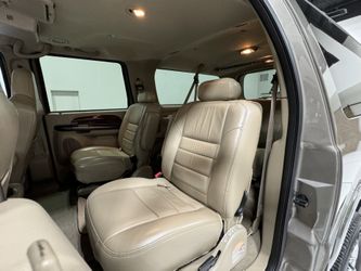 Ford Excursion 2nd Row Captain Bucket Seat