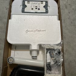 BRAND NEW TOILET IN WALL TANK NEVER USED!