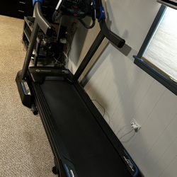 Horizon Fitness 7.0 AT Treadmill 
