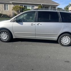 Toyota Sienna 2004 