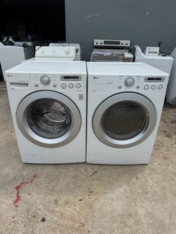 Lg washer and dryer good condition everything works fine