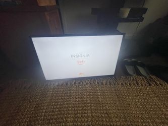 Insignia Flat LCD Tv 32”