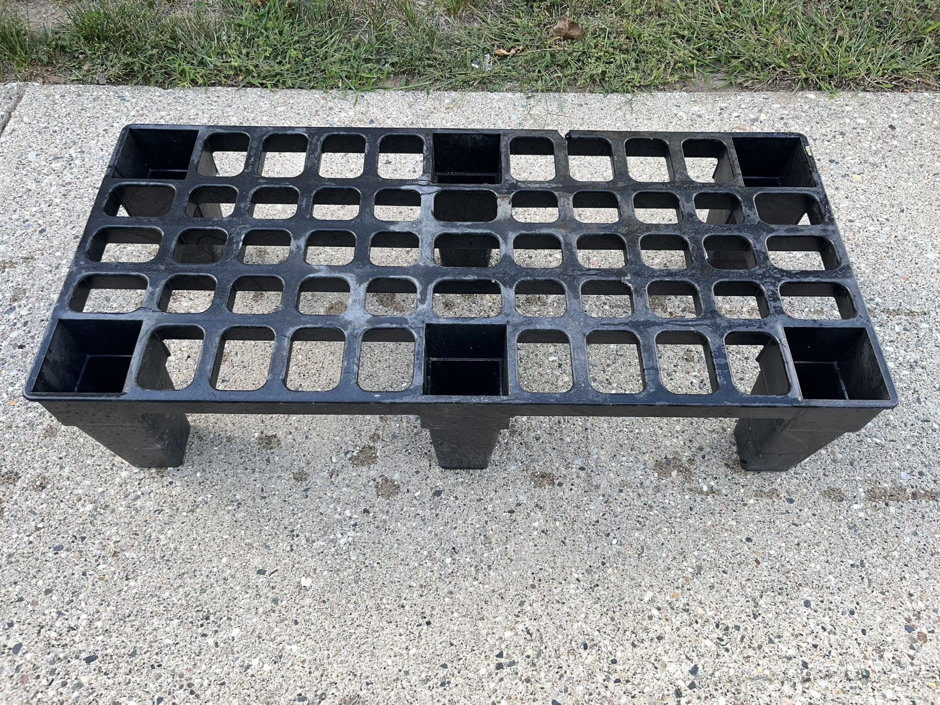 Black Dunnage Rack 22X48X12