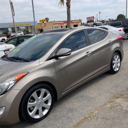 Hyundai Elantra  2013