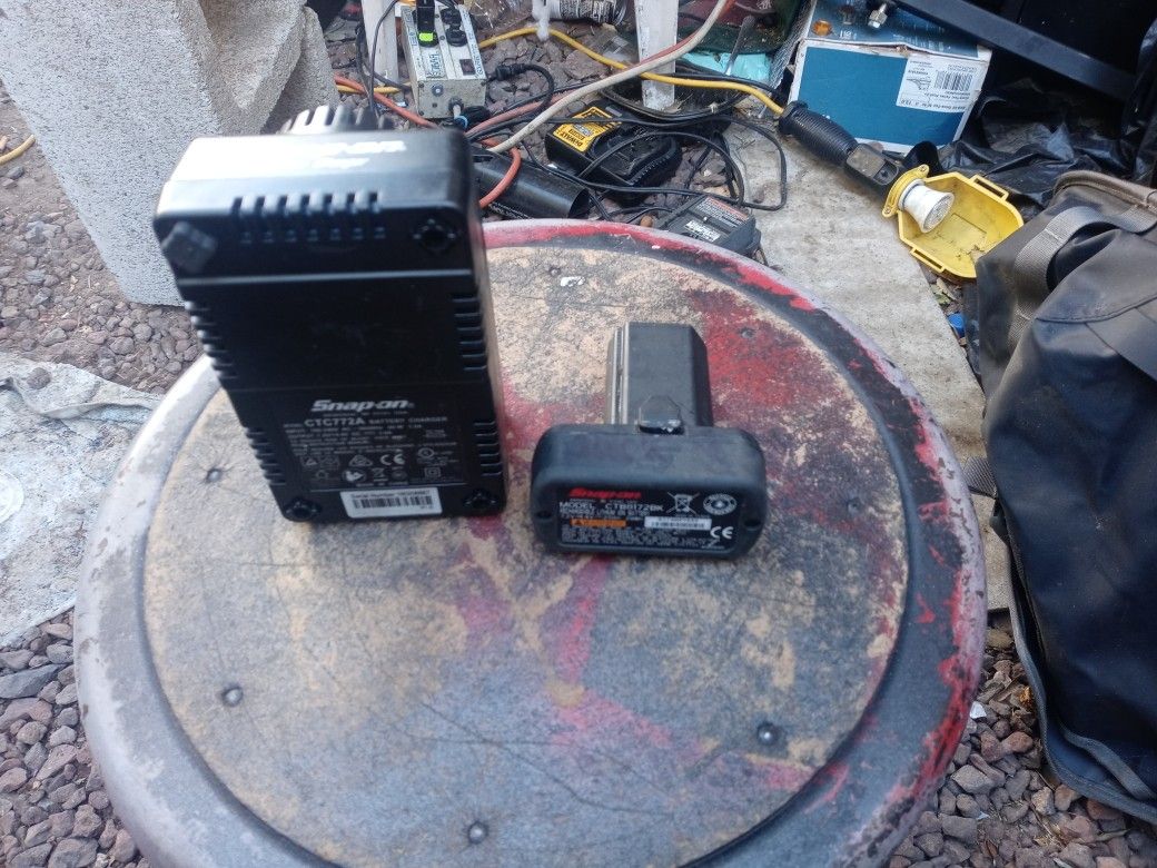 Snap on Battery And Charger
