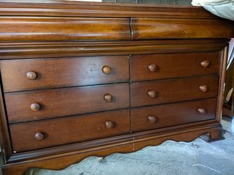 Cherry wood 3pc. Bedroom Set