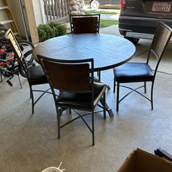Table 4 Chairs - Excellent Condition 