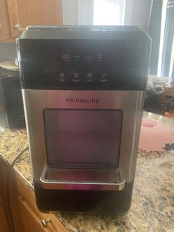 Portable Icemaker.   Makes The Chick-Fi-La  Ice