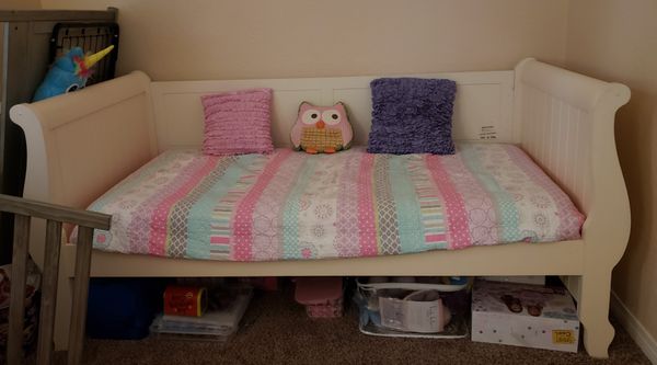 Twin Bed And Matching Dresser For Sale In Chino Ca Offerup