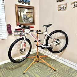 Specialized Hardrock Mountain Bike 29”