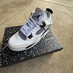 Jordan 4 Military Black 