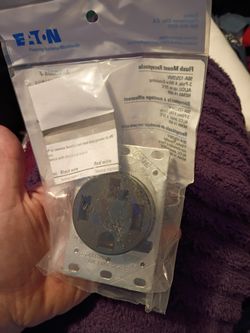 30 Amp - 125/250 Volt Outlet (Box Of 12)