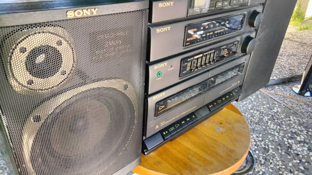 SONY boombox CFD-W888 for Sale in Milford, CT - OfferUp