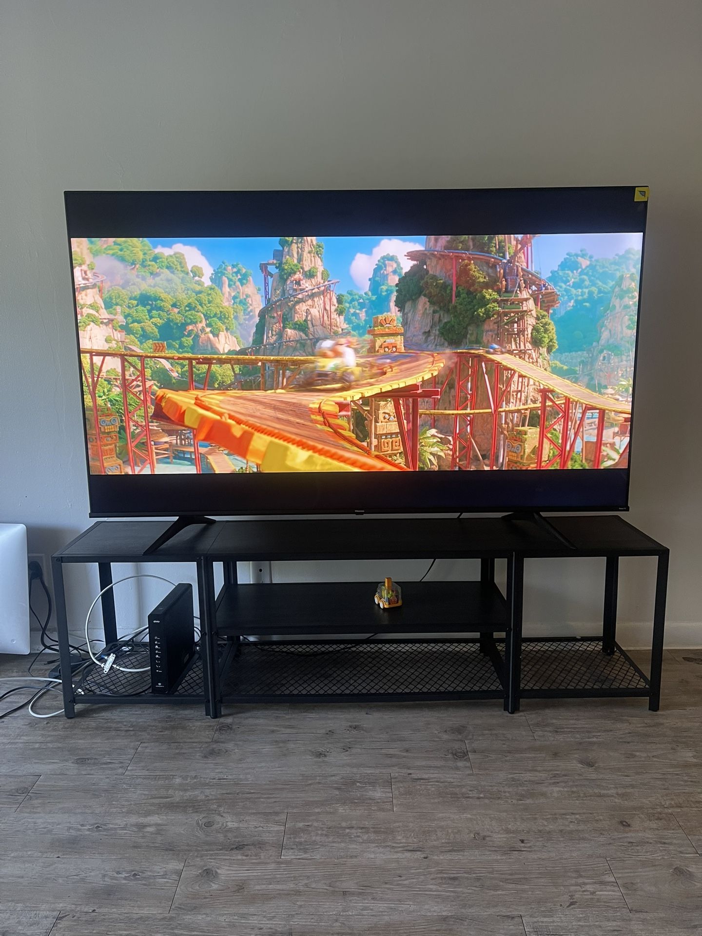 75 Inch SMART TV, TV TABLE AND SOUNDBAR 
