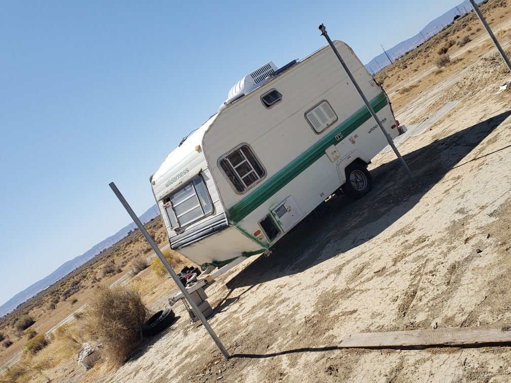 97 Wilderness Lite 16ft Travel trailer for Sale in Rosamond, CA OfferUp