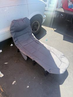 Folding Chaise Lounge Chair / Adjustable Outdoor Lounger