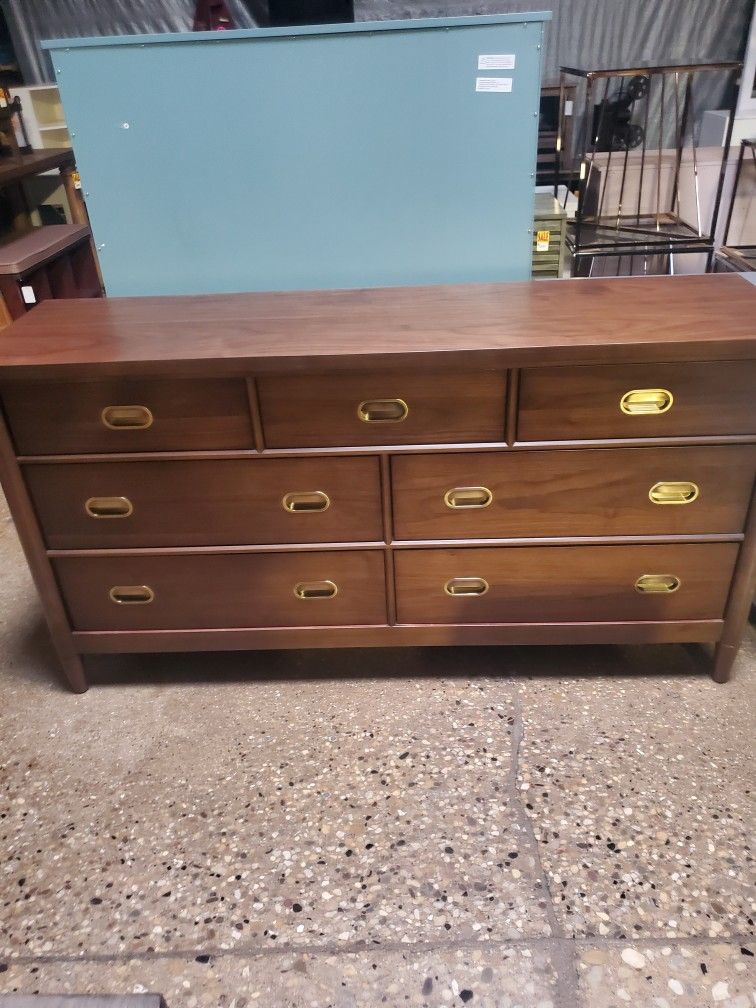 Mid Century Modern Style 7 Drawer Dtesser (New)