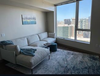 Sectional w/ LSF chaise