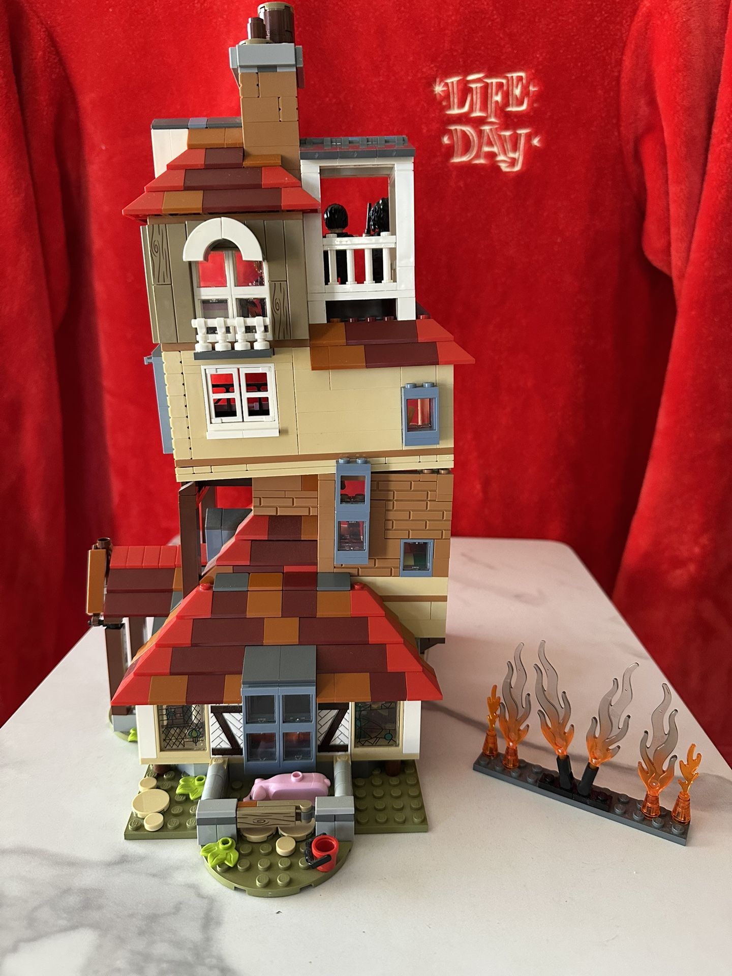 Lego Harry Potter “Attack On The Burrow”