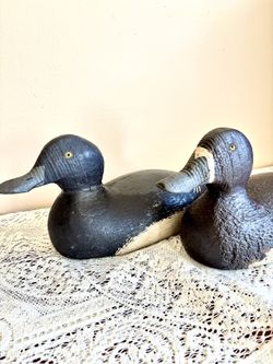 Vintage Hand-Carved Wooden Duck Decoys – Rustic Cabin & Lake House Decor