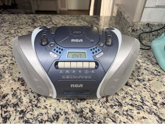 2002 retro Functional RCA CD player Digital Radio Recorder