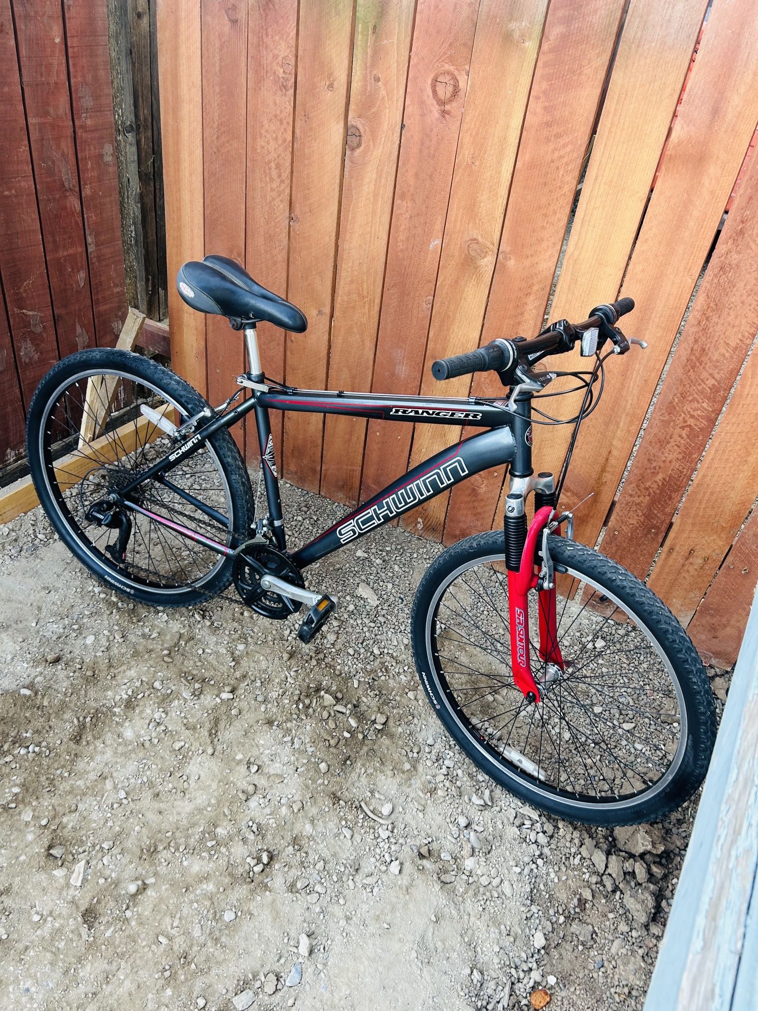 SCHWINN RANGER MOUNTAIN BIKE 26” Wheels