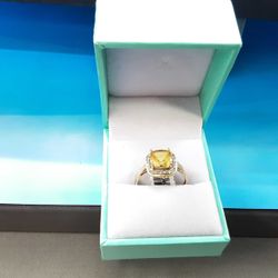 Women's Ring - Yellow Gold 14k (.585) 2.8 grams Size 6.5